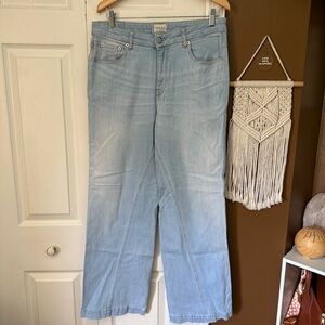 WRAP Light Wash Flare Jeans / Waist 30